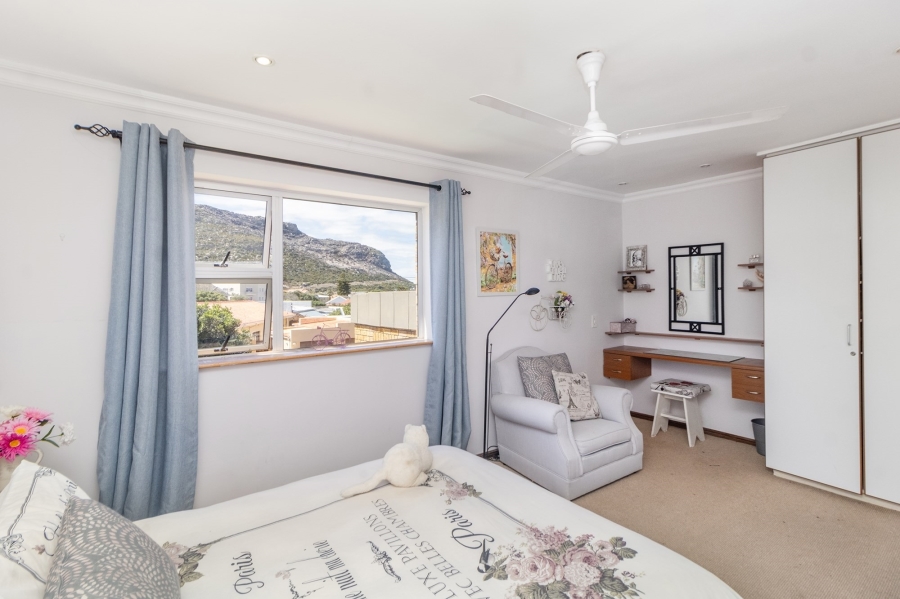 4 Bedroom Property for Sale in Fish Hoek Western Cape